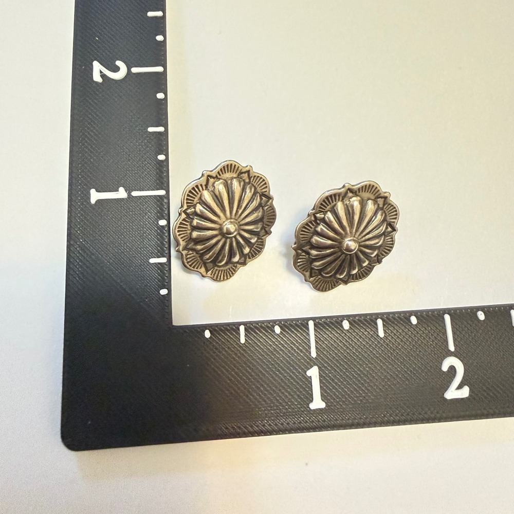 Vintage Sterling Silver Concho Earrings Southwestern Sunburst 925 Signed "S" - Picture 6 of 7